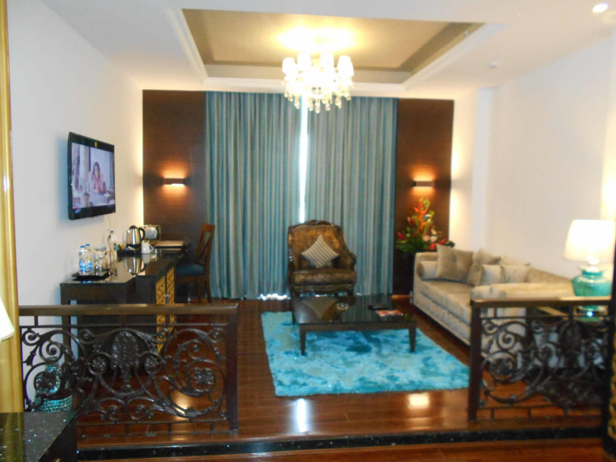La Marvella, Bengaluru Hotel Luaran gambar