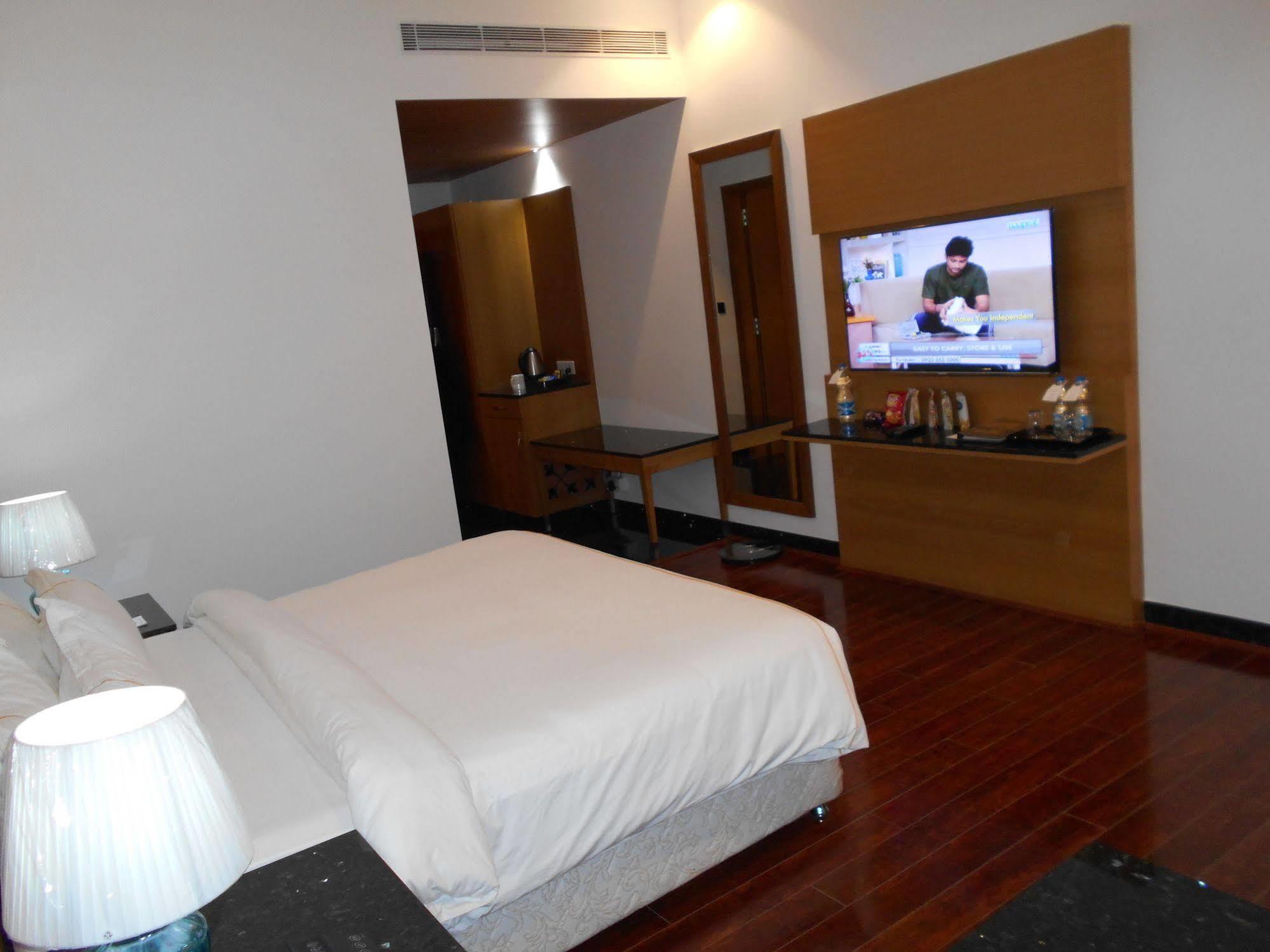 La Marvella, Bengaluru Hotel Luaran gambar