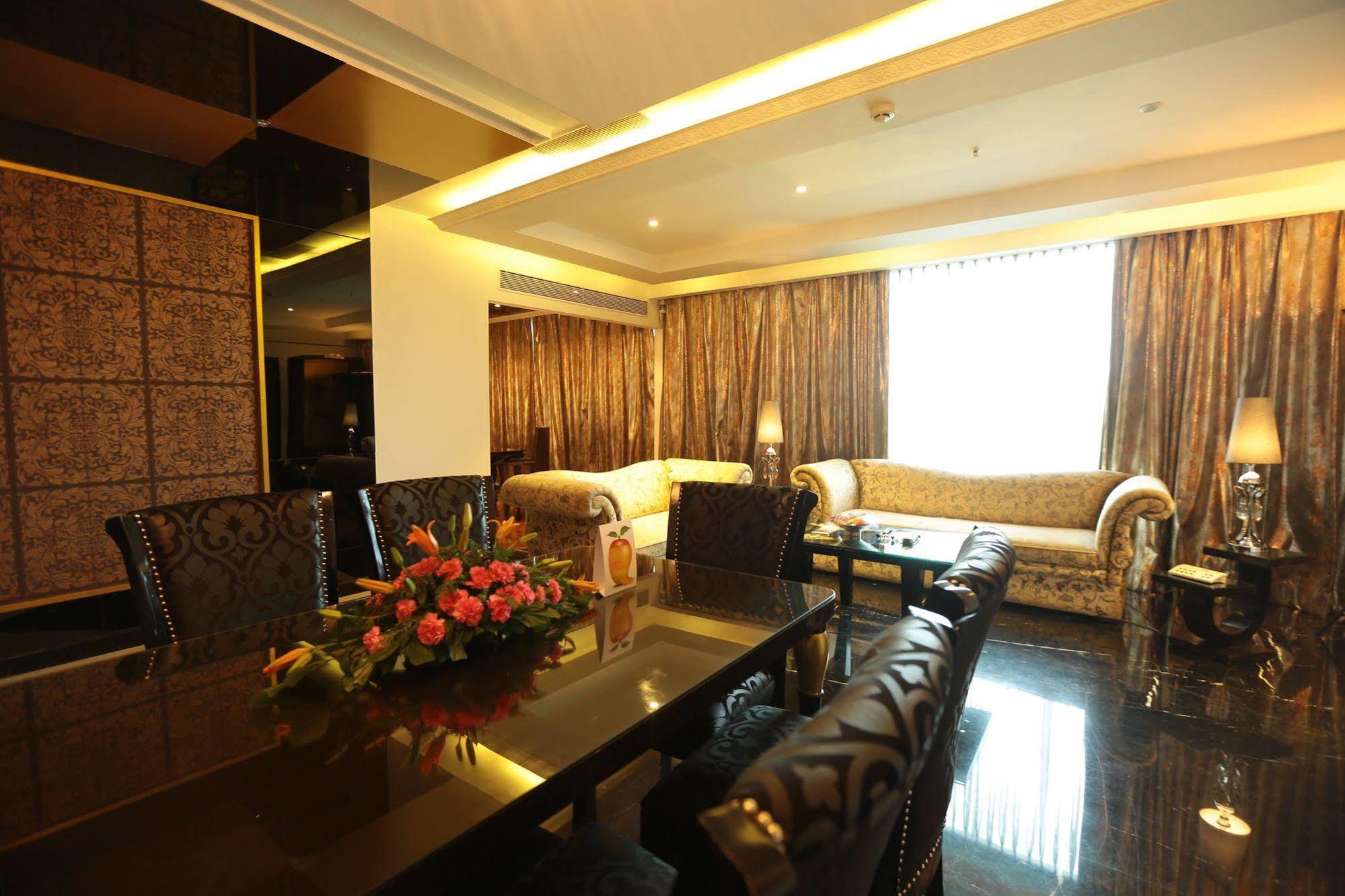 La Marvella, Bengaluru Hotel Luaran gambar