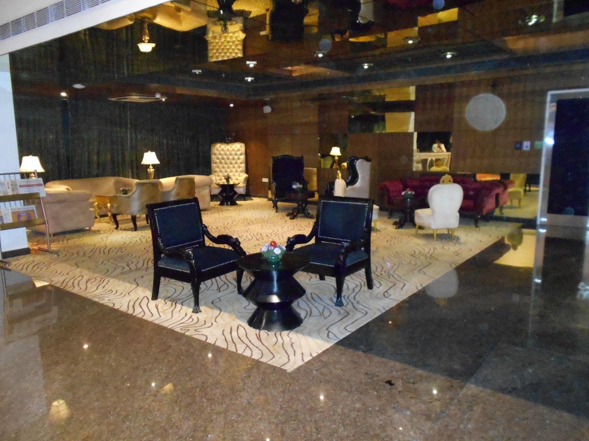 La Marvella, Bengaluru Hotel Luaran gambar