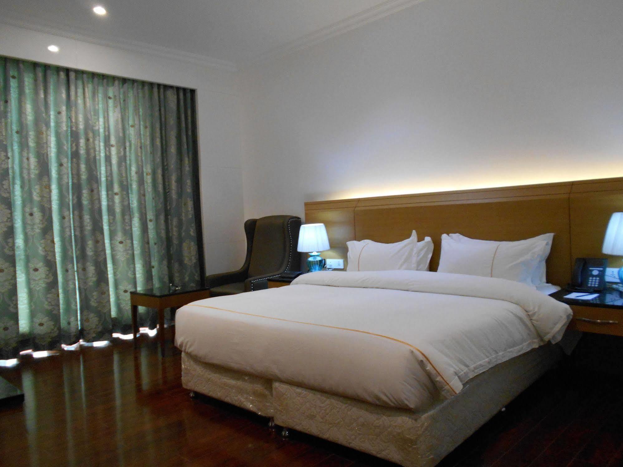 La Marvella, Bengaluru Hotel Luaran gambar